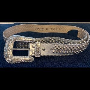 BB Simon  silver crystal belt. Fits up to 36 in